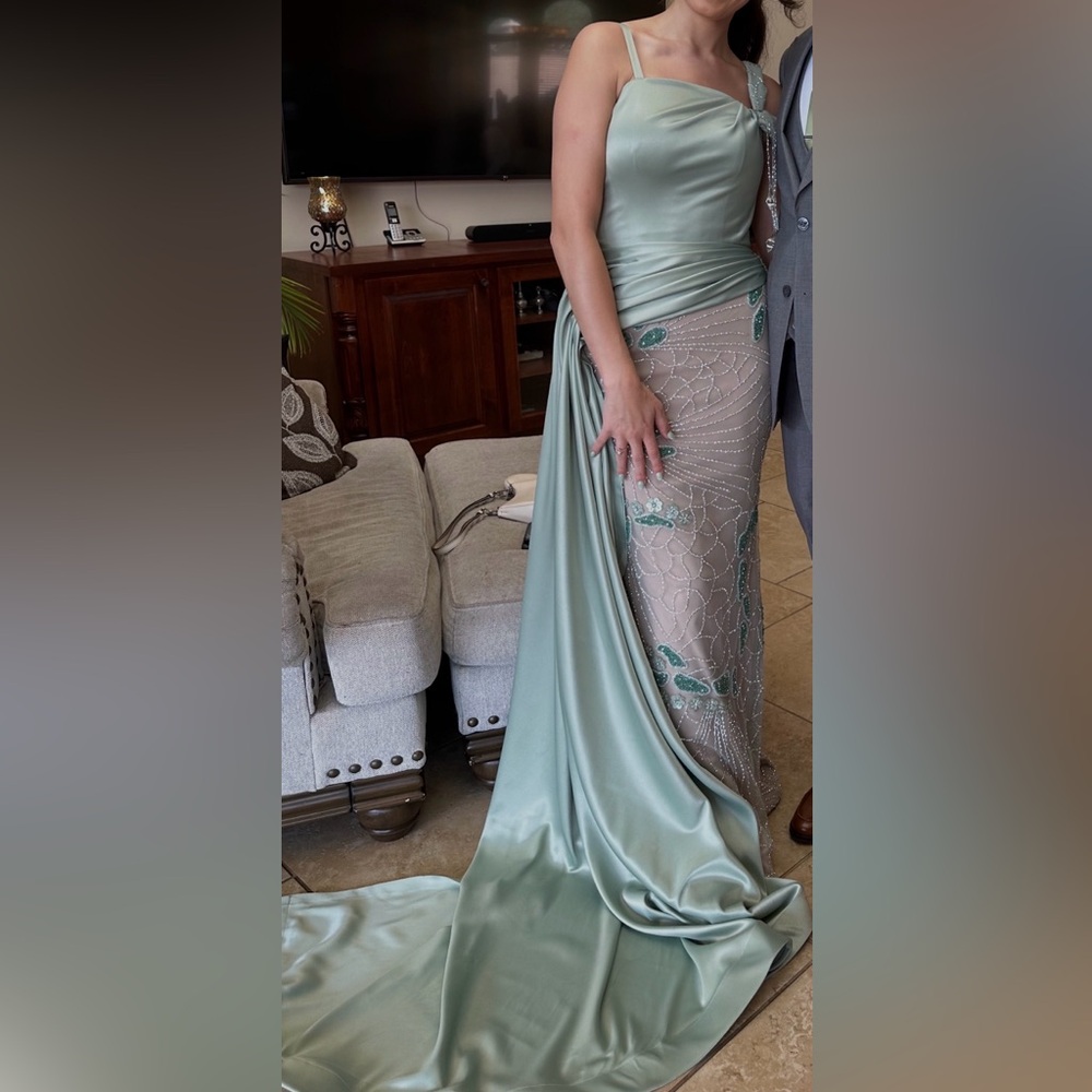 Beautiful custom made Tabja gown sage green with side skirt size4-6 - Picture 6 of 6